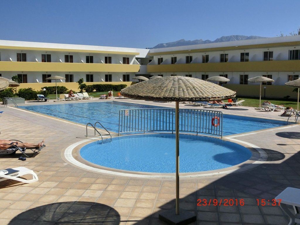 pools-outdoor-childrens-pool