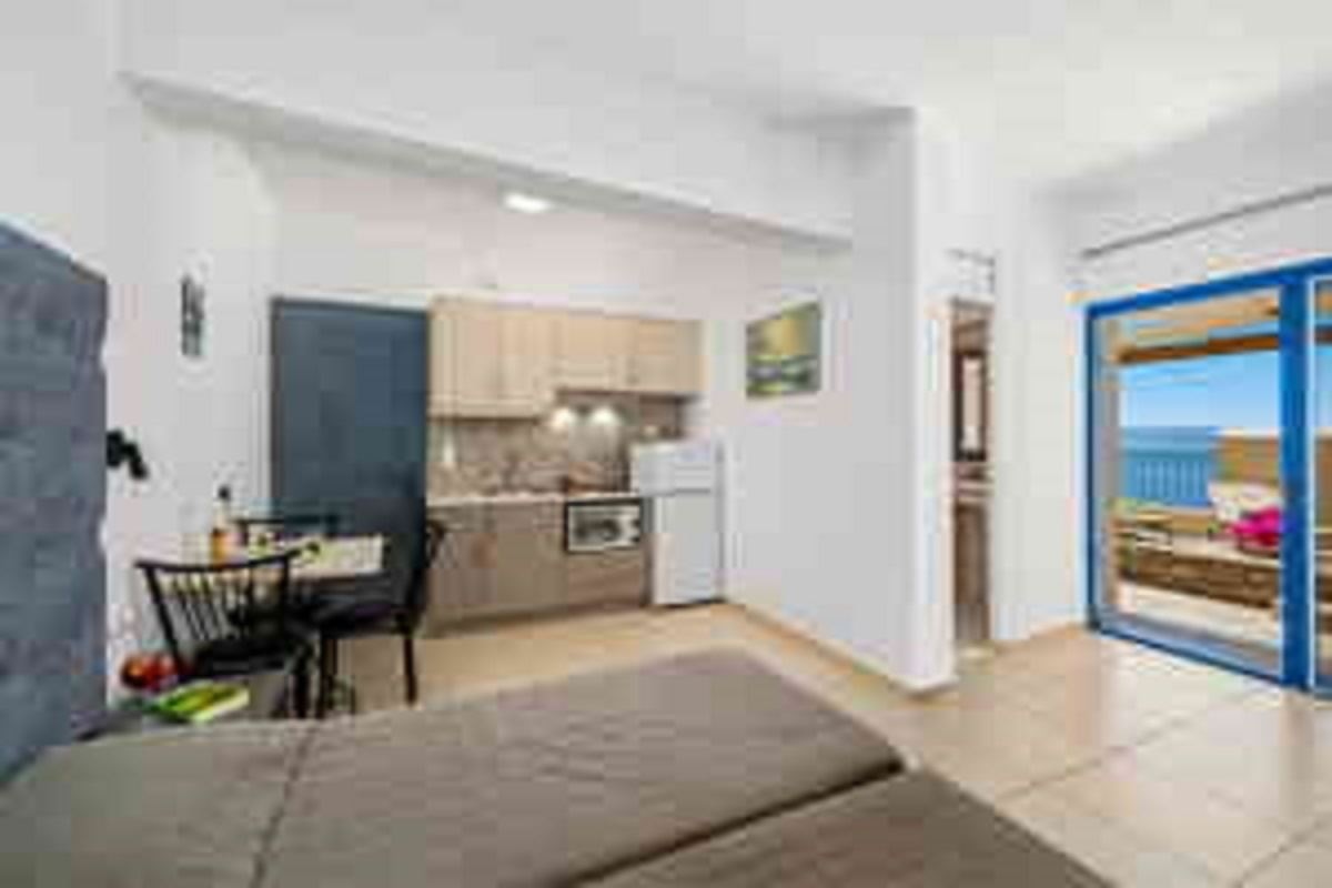 rooms-studio-seaview-balcony-or-terrace