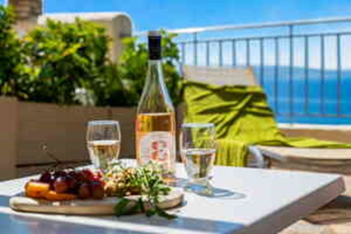 rooms-studio-seaview-balcony-or-terrace