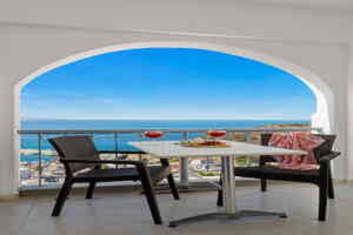 rooms-apartment-1-bedroom-seaview-balcony-or-terrace