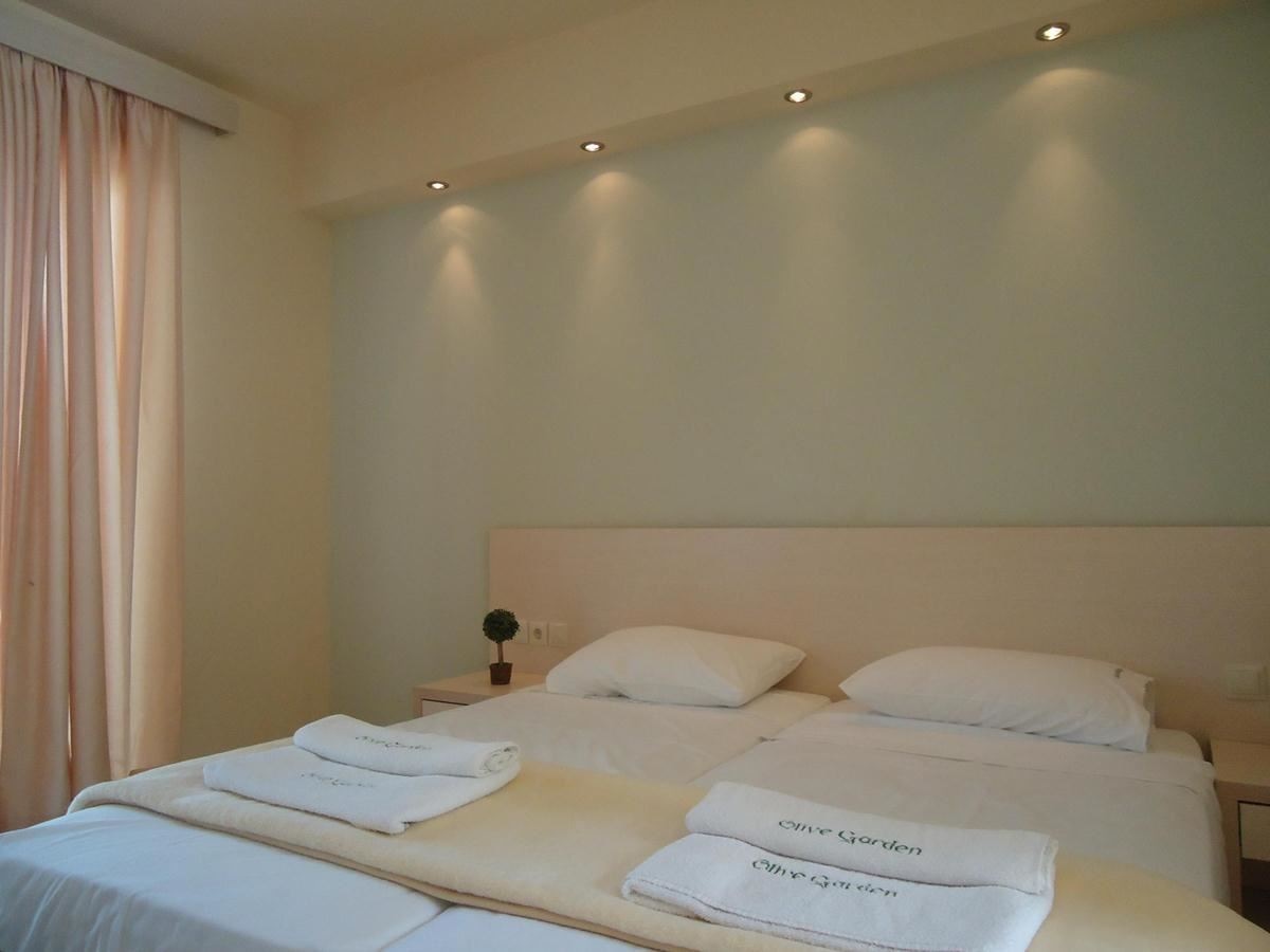 rooms-standard-double-room-for-single-use-with-balcony