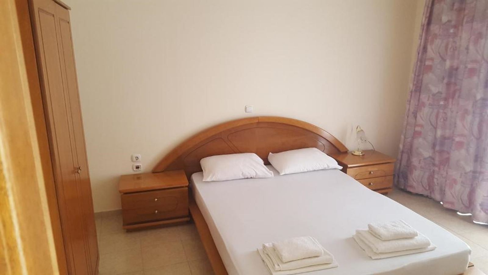 rooms-quadruple-room