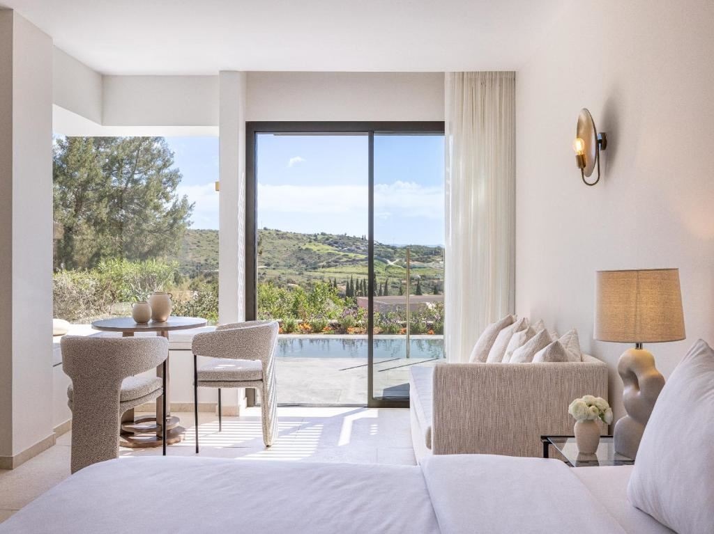 rooms-swimup-deluxe-bungalow