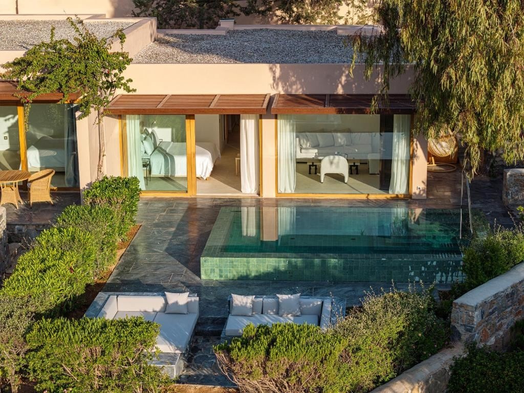 rooms-1bedroom-pool-villa