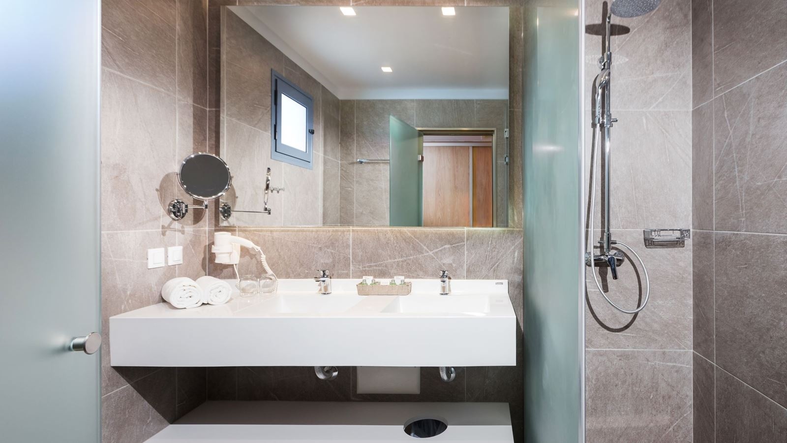 rooms-superior-bungalow-garden-view