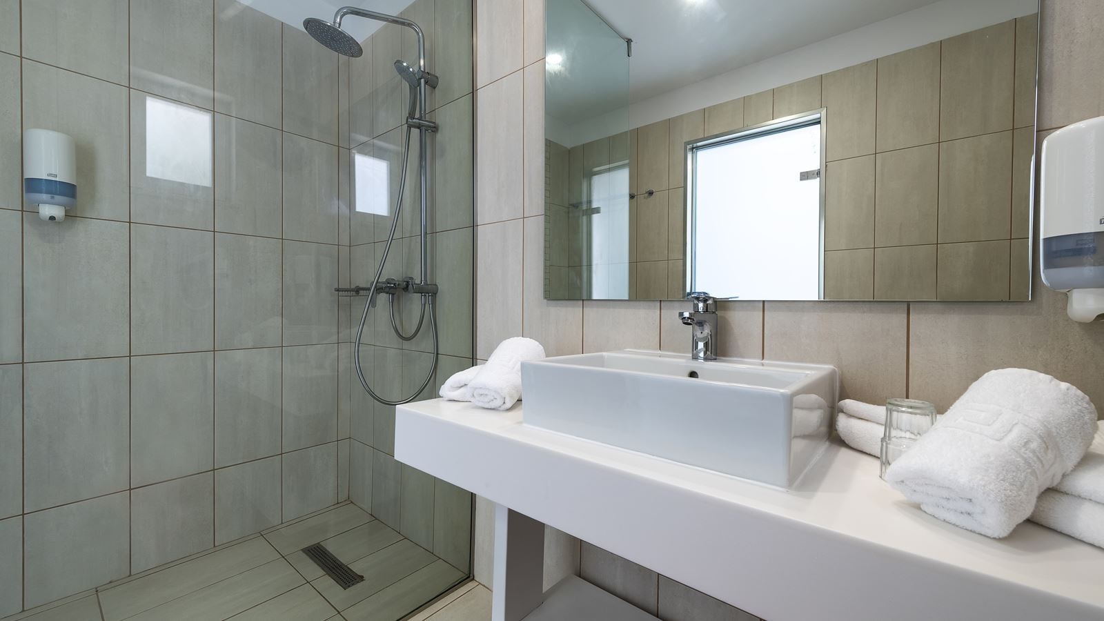 rooms-double-superior-side-sea-view-room