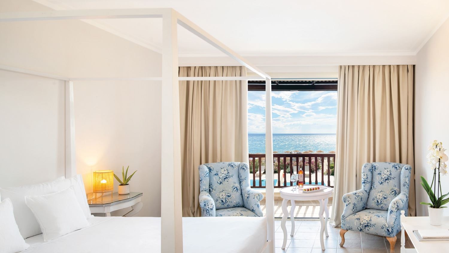 rooms-first-row-bungalow-sea-view