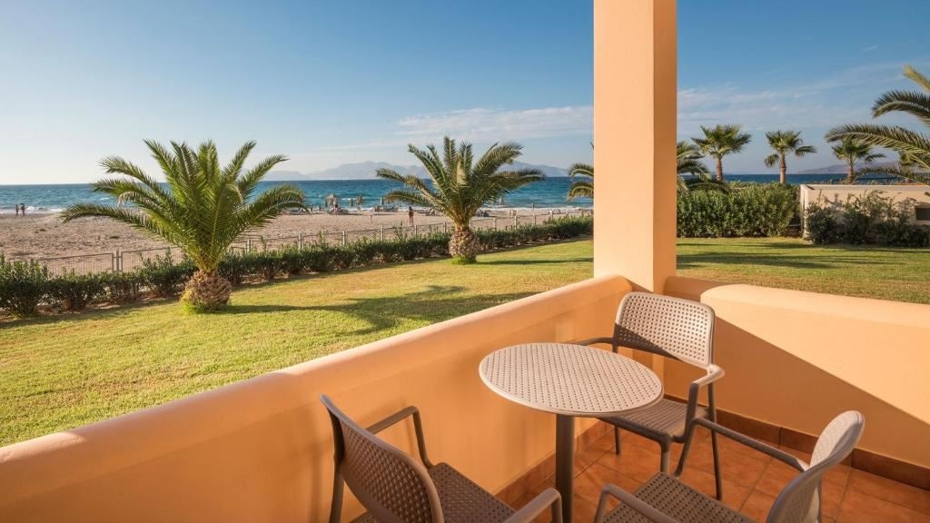 rooms-standard-room-sea-view-balcony-or-terrace