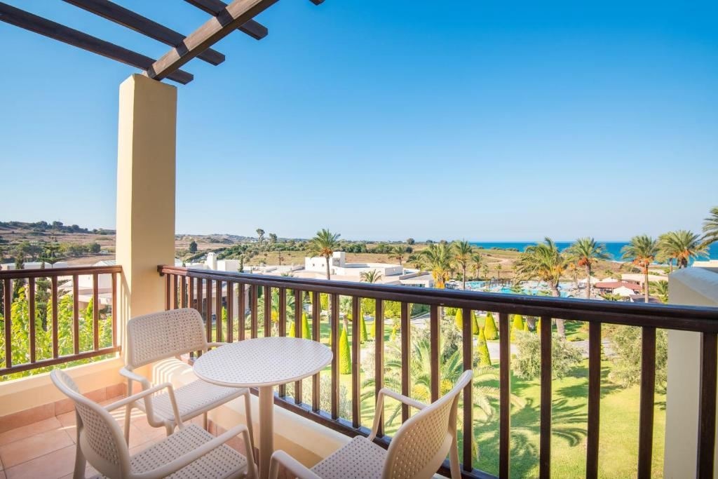 rooms-standard-room-side-sea-view-balcony-or-terrace