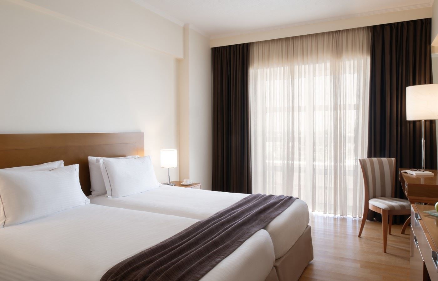 rooms-standard-twin-room-with-balcony