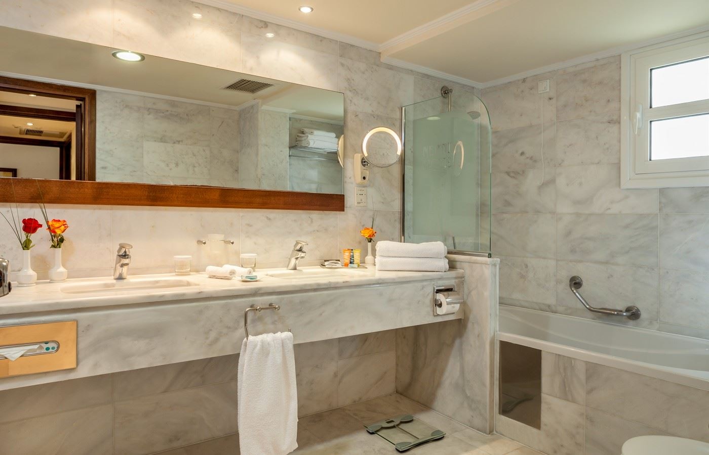 rooms-superior-apartment-1-bedroom-balcony-or-terrace