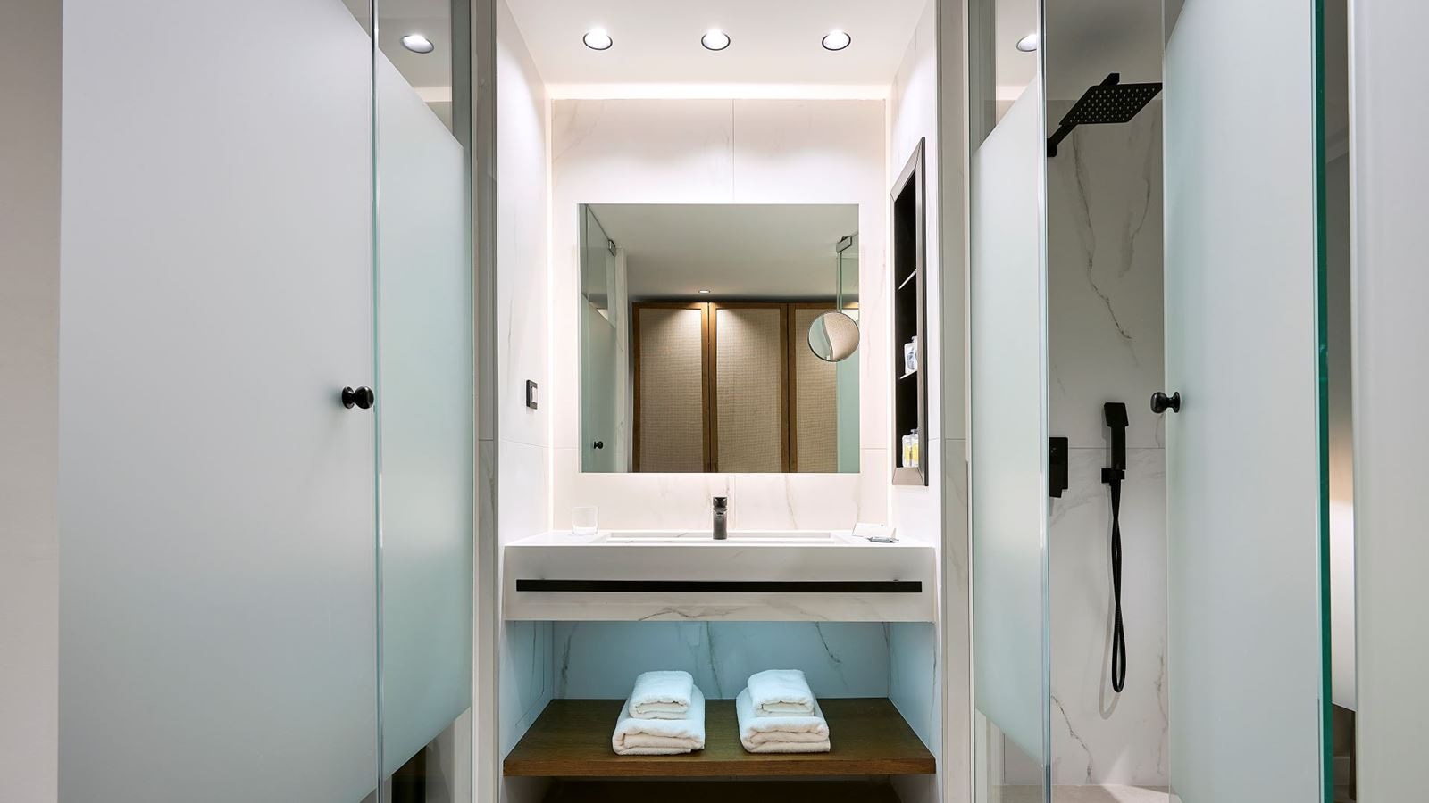 rooms-standard-double-room-land-view-balcony