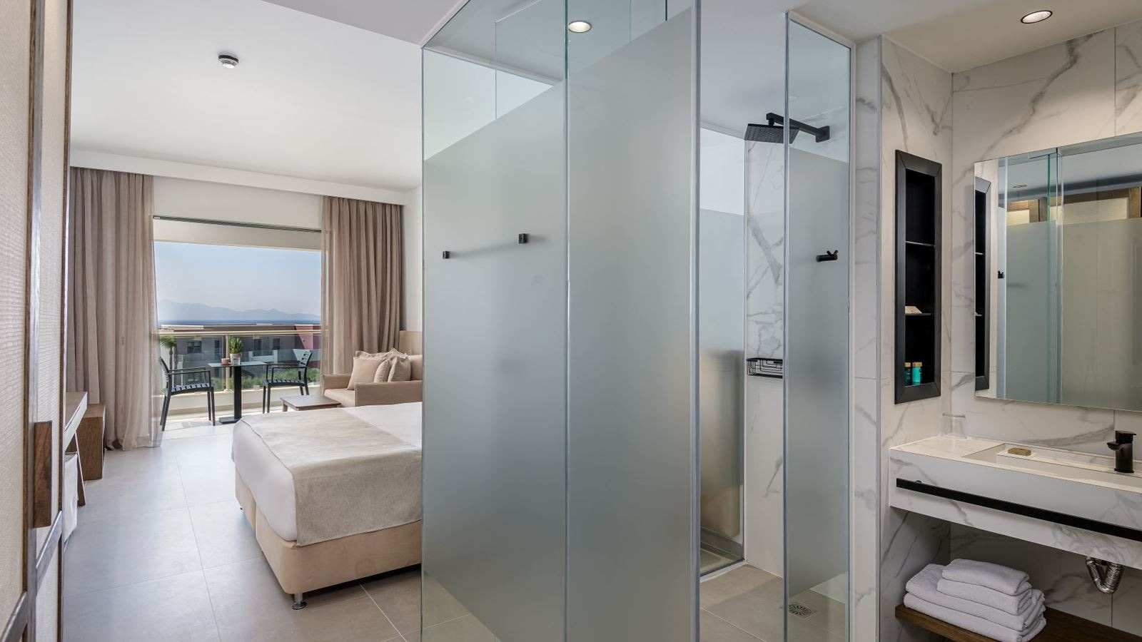 rooms-junior-suite-sea-view-balcony