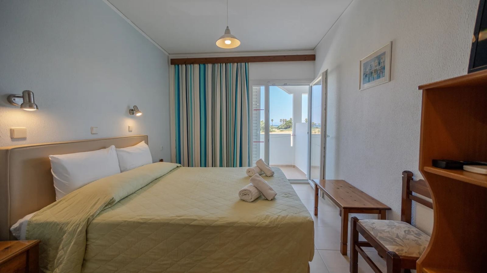 rooms-triple-room-balcony