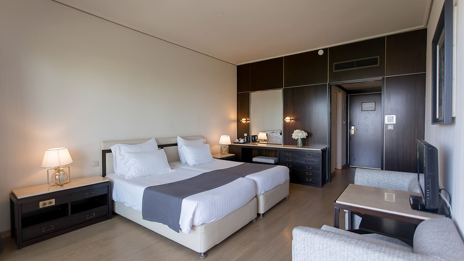 rooms-twin-lake-view