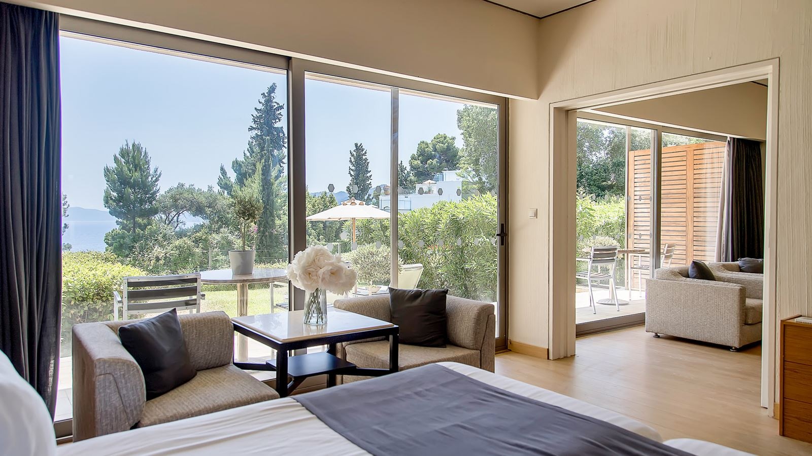 rooms-one-bedroom-suite-sea-view