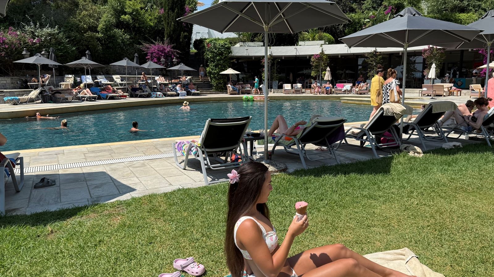 restaurants-almira-pool-bar-restaurant