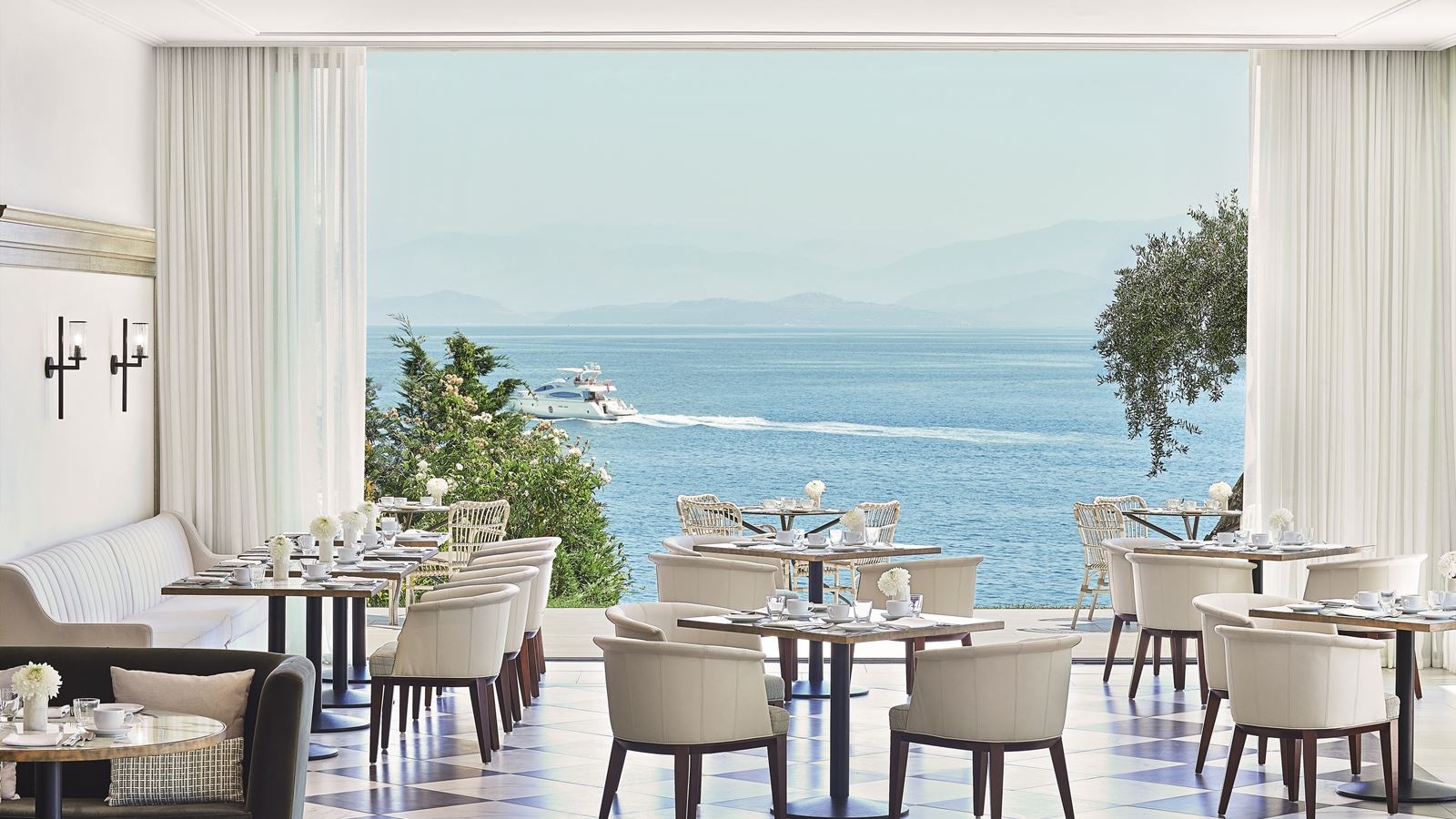 restaurants-mon-repo-mediterranean-all-day-dining