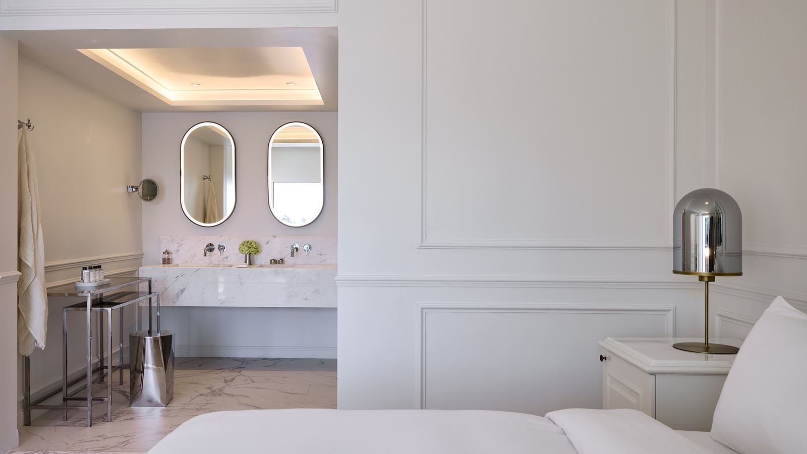 rooms-deluxe-suite-sea-view