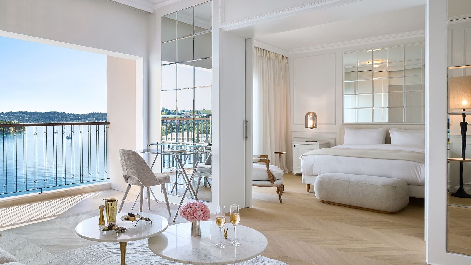 rooms-deluxe-suite-sea-view