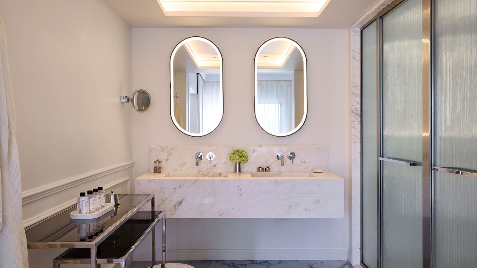 rooms-deluxe-suite-sea-view