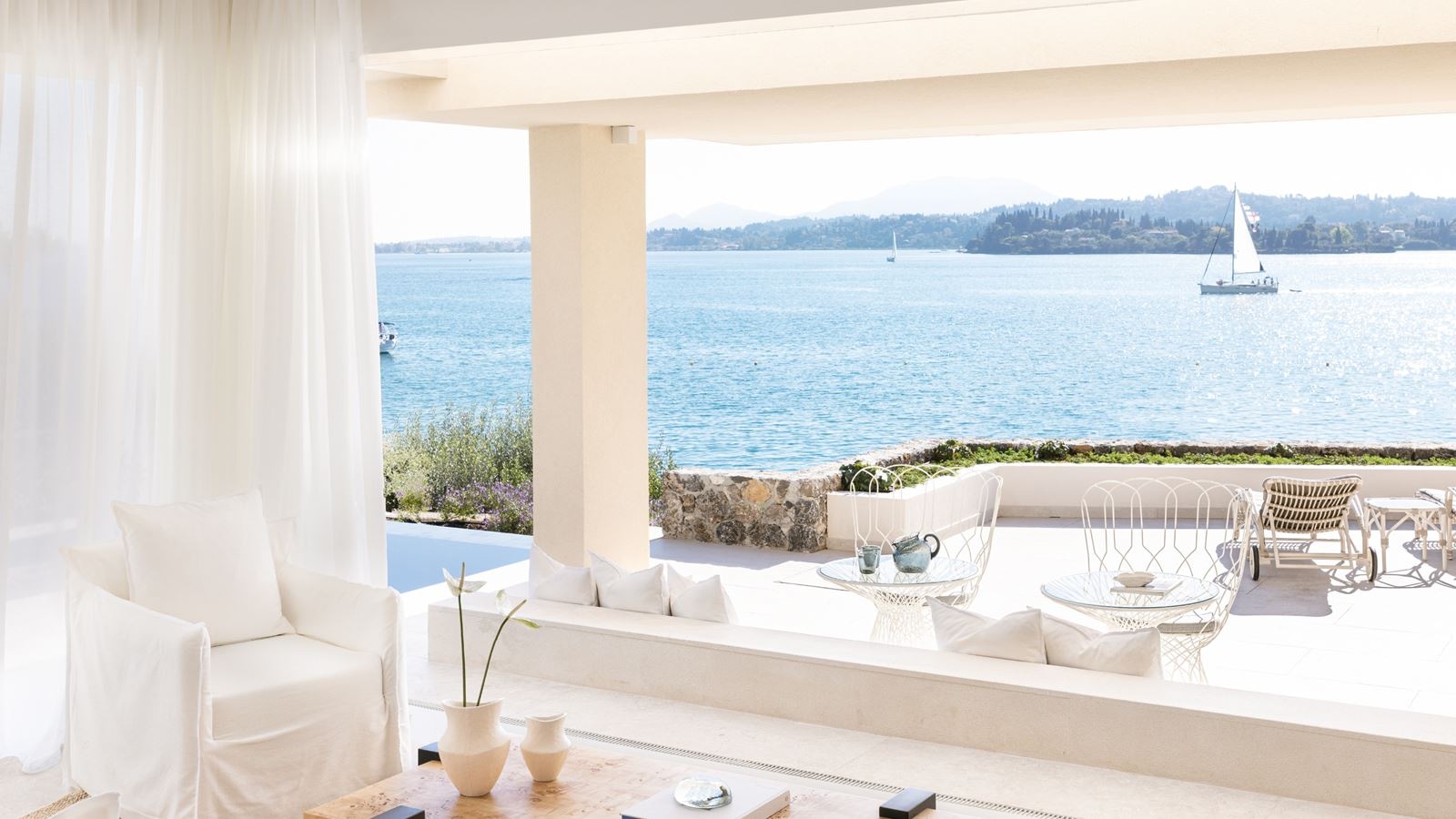 rooms-2bedroom-villa-waterfront-private-pool