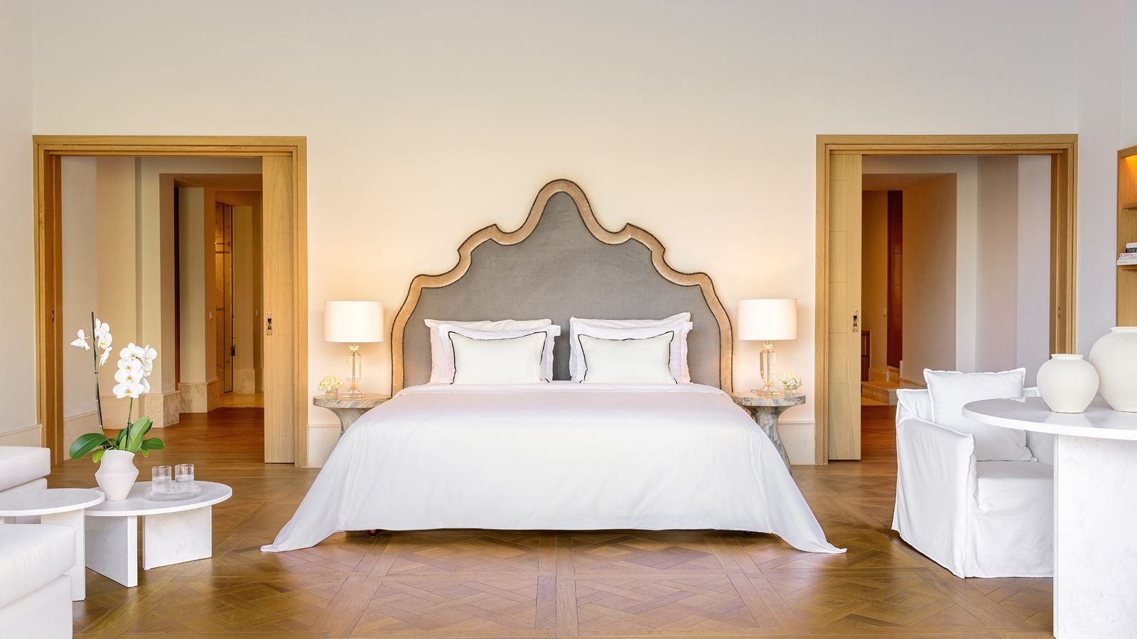 rooms-6bedroom-beachfront-villa-private-pools