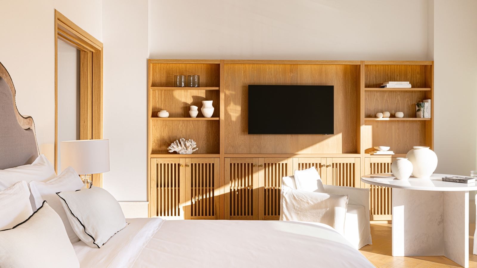 rooms-6bedroom-beachfront-villa-private-pools