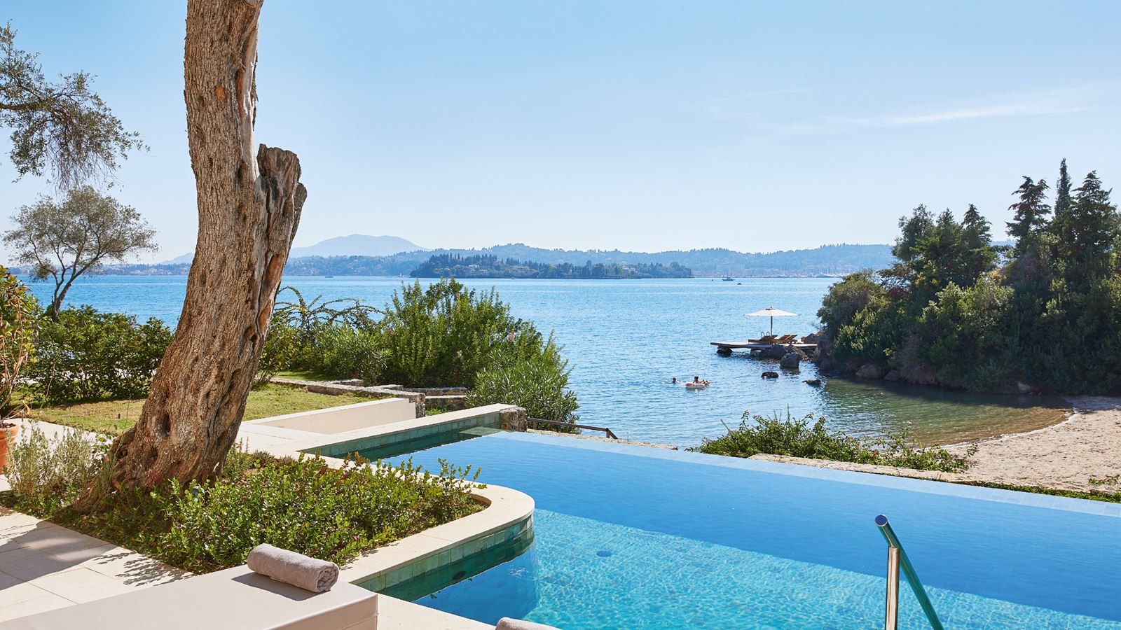 rooms-2bedroom-beachfront-villa-private-pool