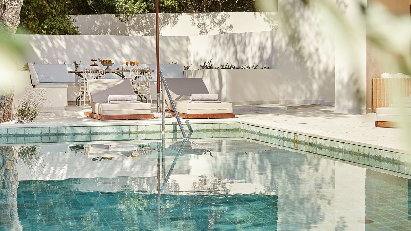 rooms-2bedroom-beachfront-villa-private-pool