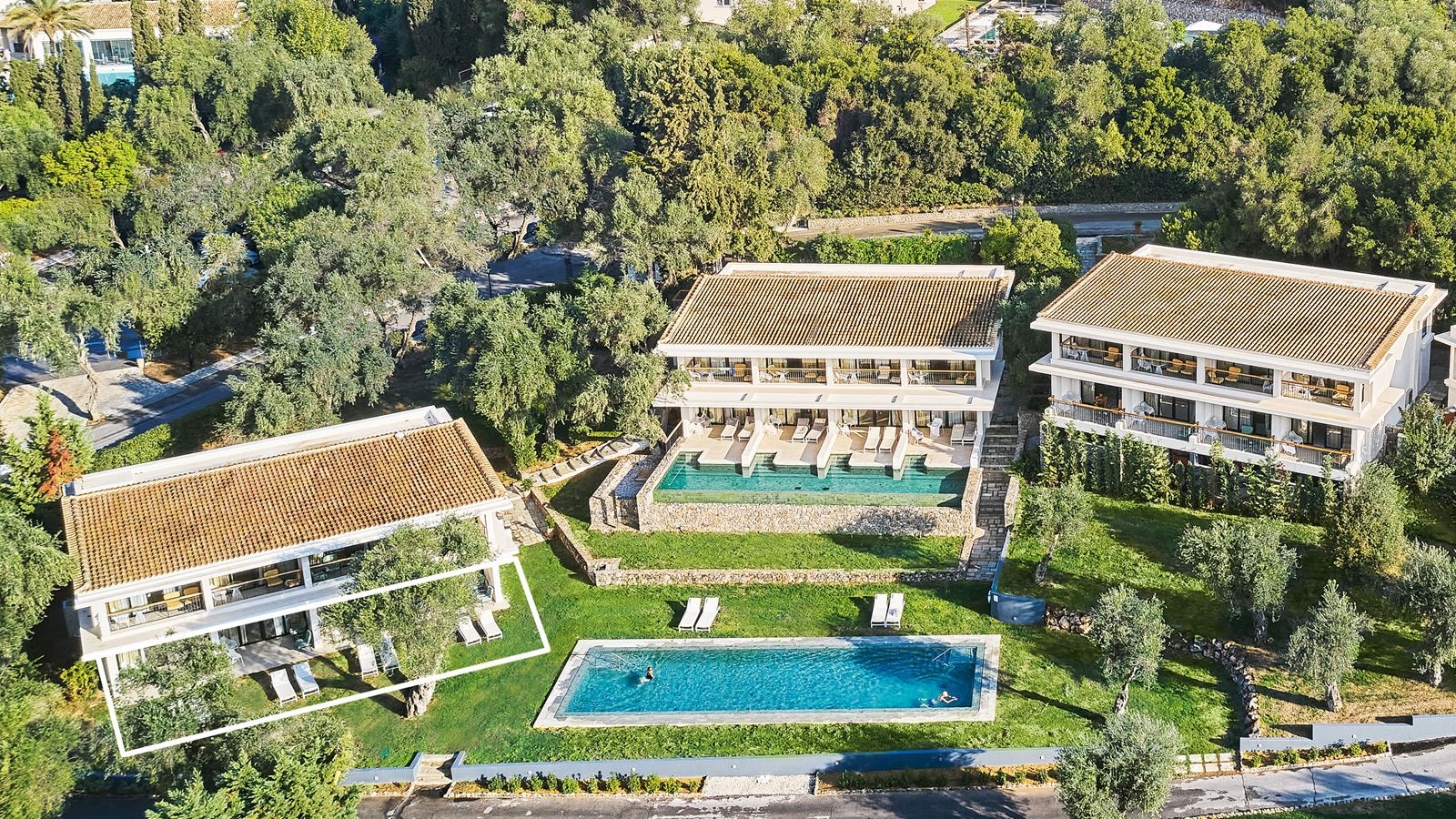 rooms-family-bungalow-open-plan-sharing-pool-ground-floor