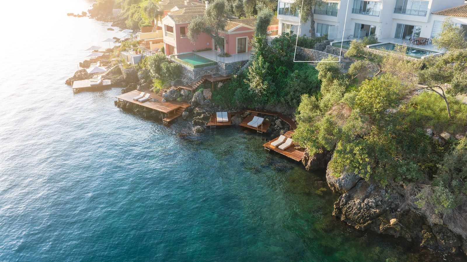 rooms-maisonette-on-the-rocs-waterfront