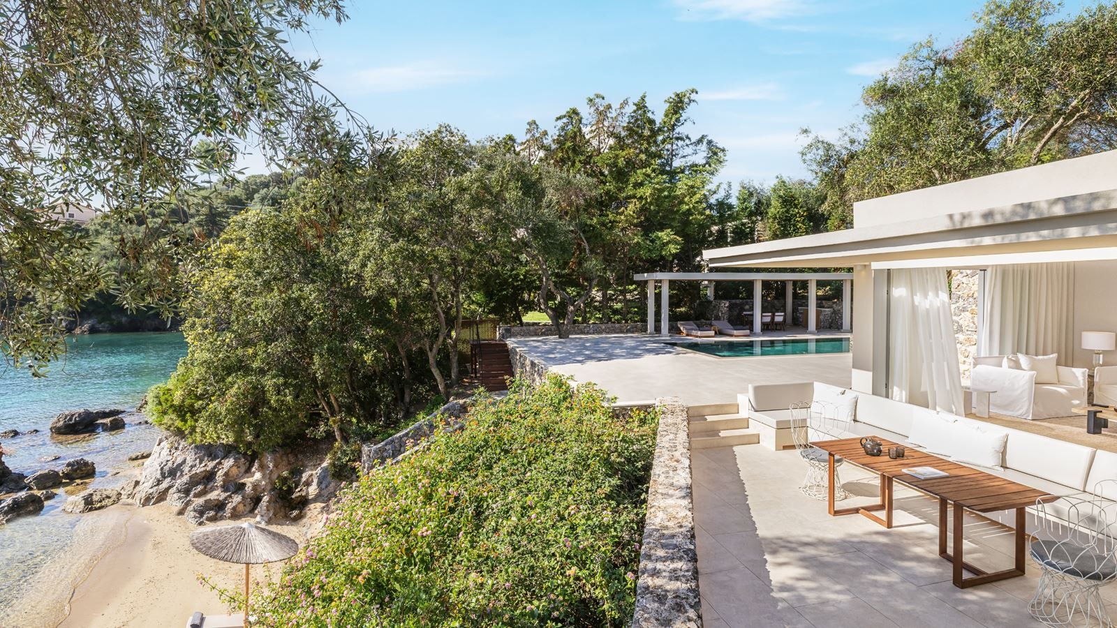 rooms-2bedroom-villa-waterfront-private-pool--private-beach