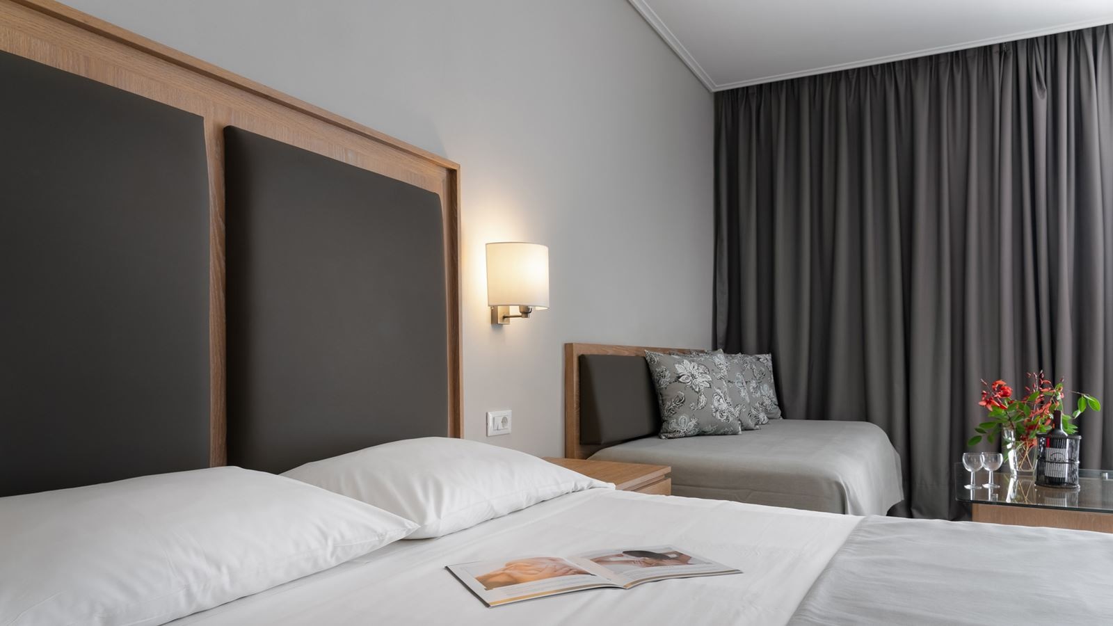 rooms-single-main-building-or-bungalow-garden-view