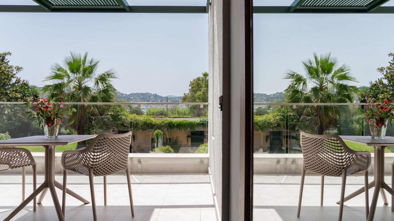 rooms-single-main-building-or-bungalow-garden-view