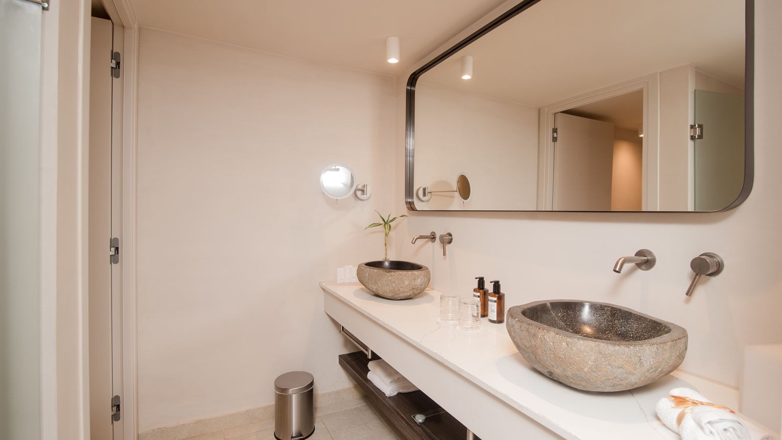 rooms-bungalow-beach-front