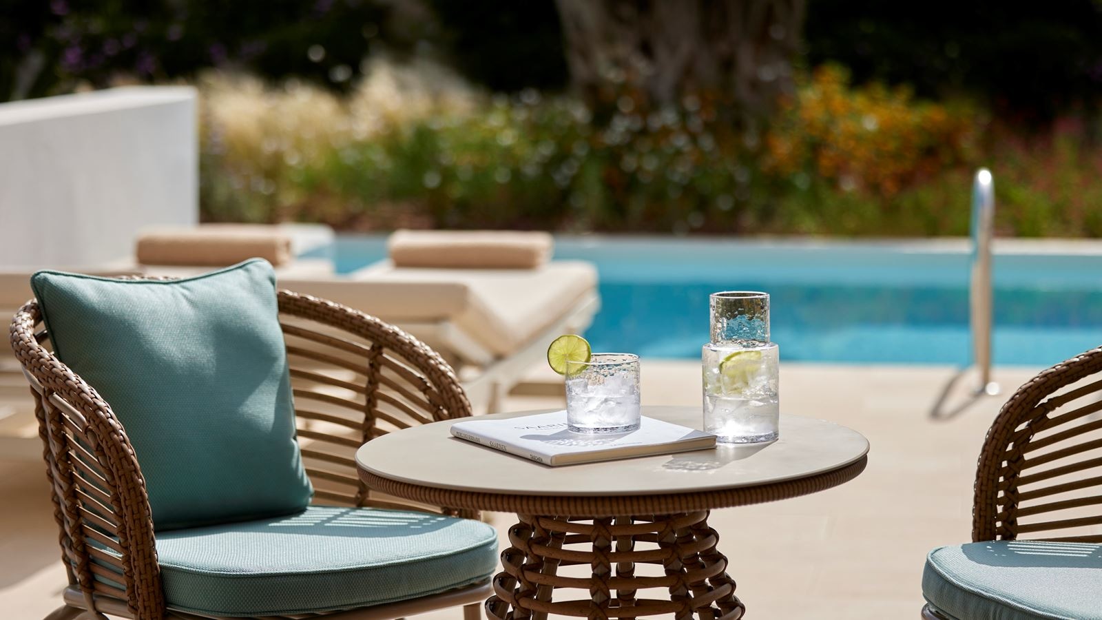 rooms-junior-suite-private-pool-garden-view