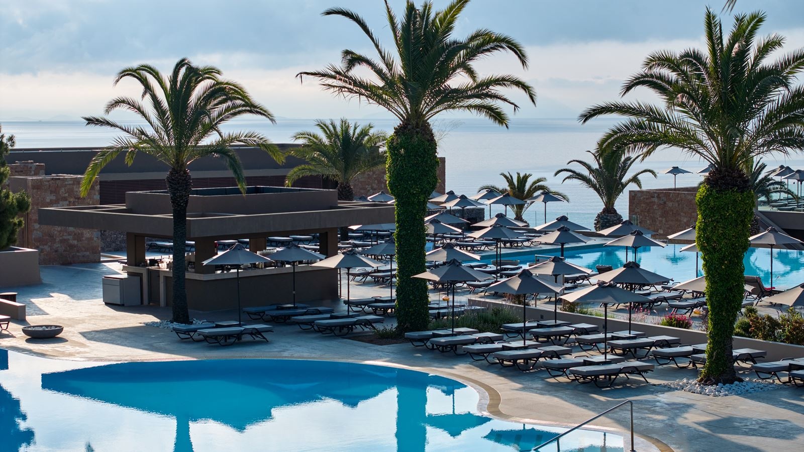 restaurants-pool-bar-canteen