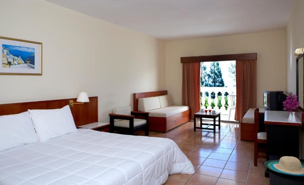 rooms-family-bungalow-garden-view