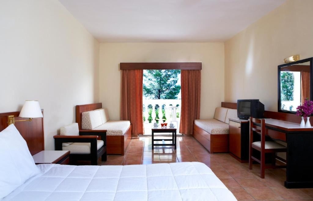 rooms-family-bungalow-garden-view