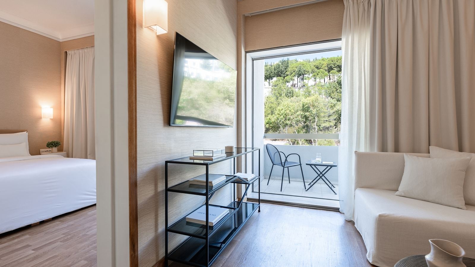 rooms-grand-family-apartment-inland-view