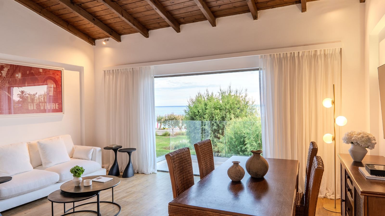 rooms-2-bedrooms-bungalow-suite-sea-view