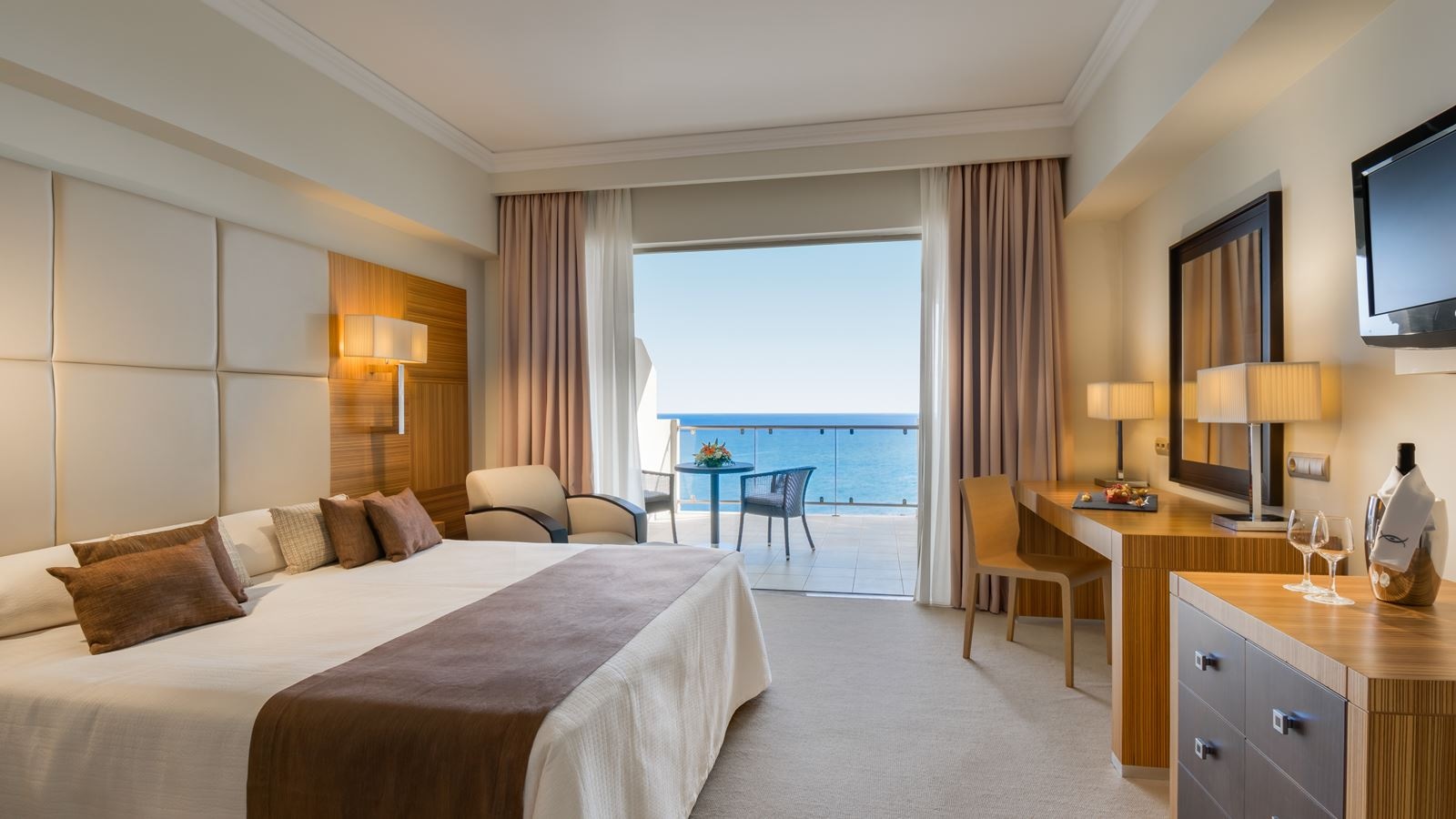 rooms-deluxe-double-sea-view-single-use