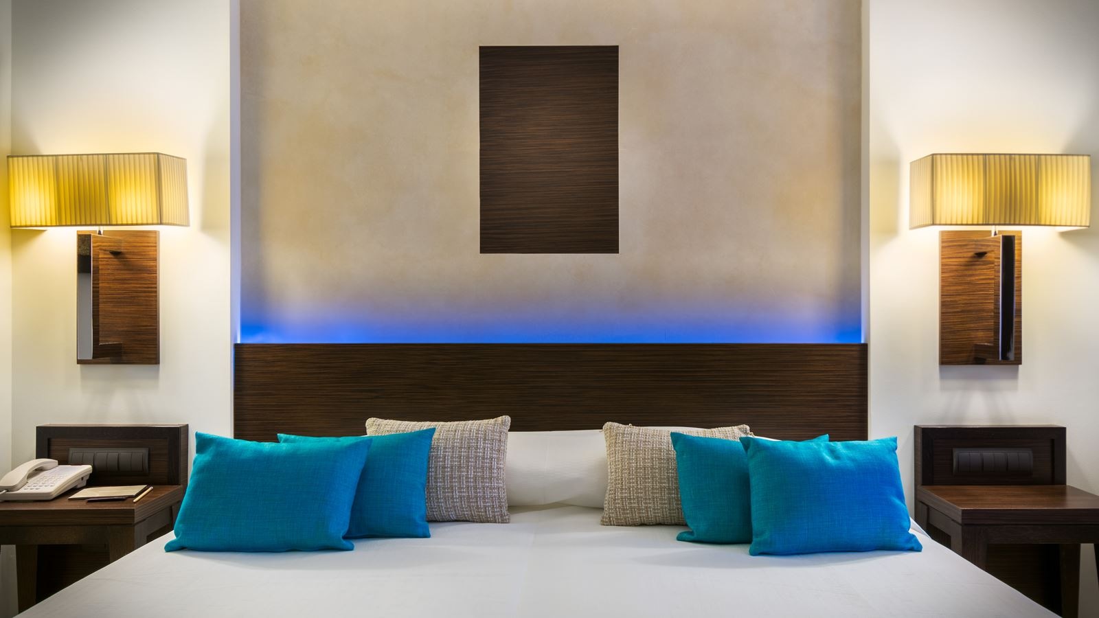 rooms-deluxe-double-sea-view-single-use