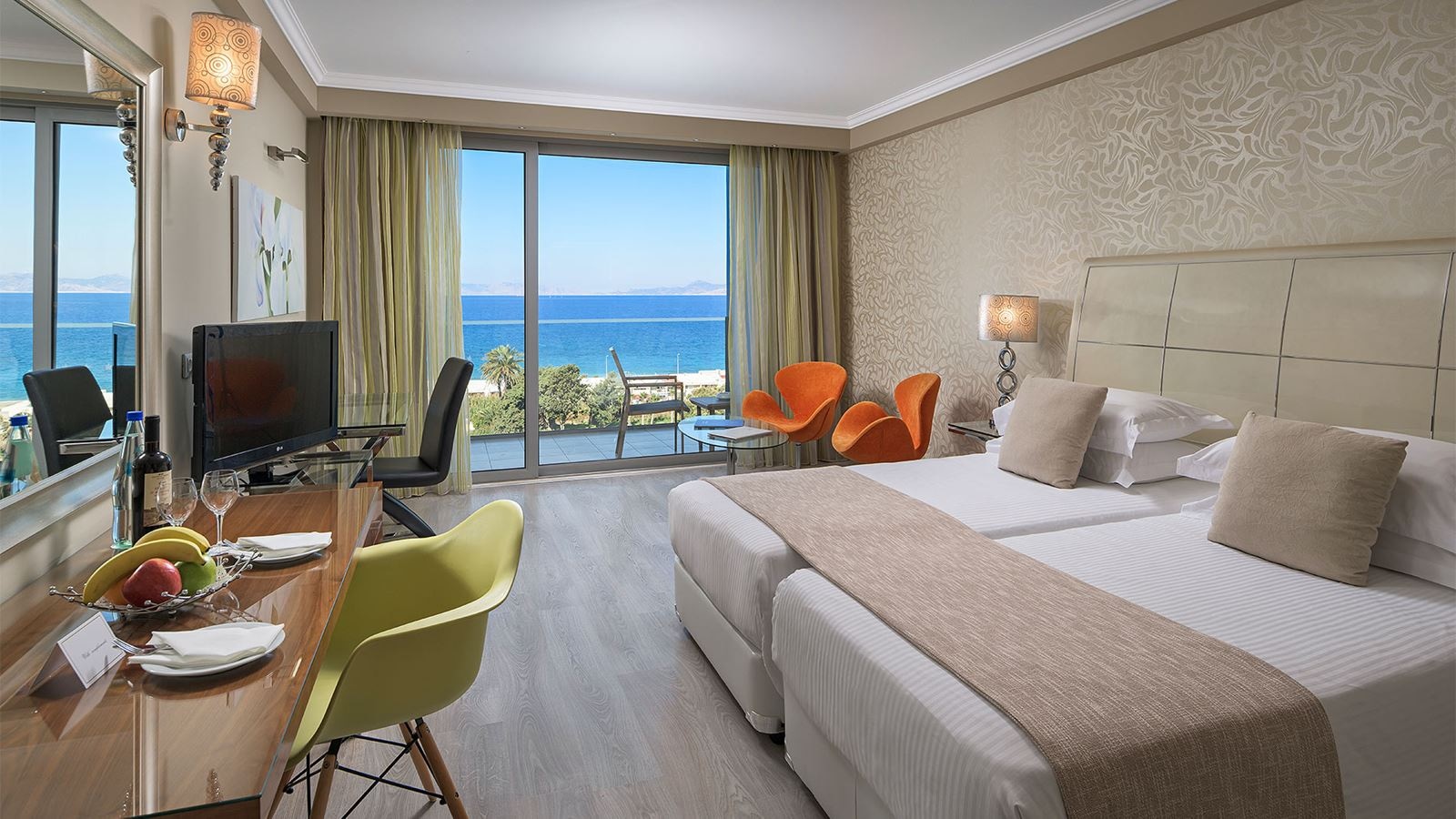 rooms-deluxe-room-sea-view-with-balcony