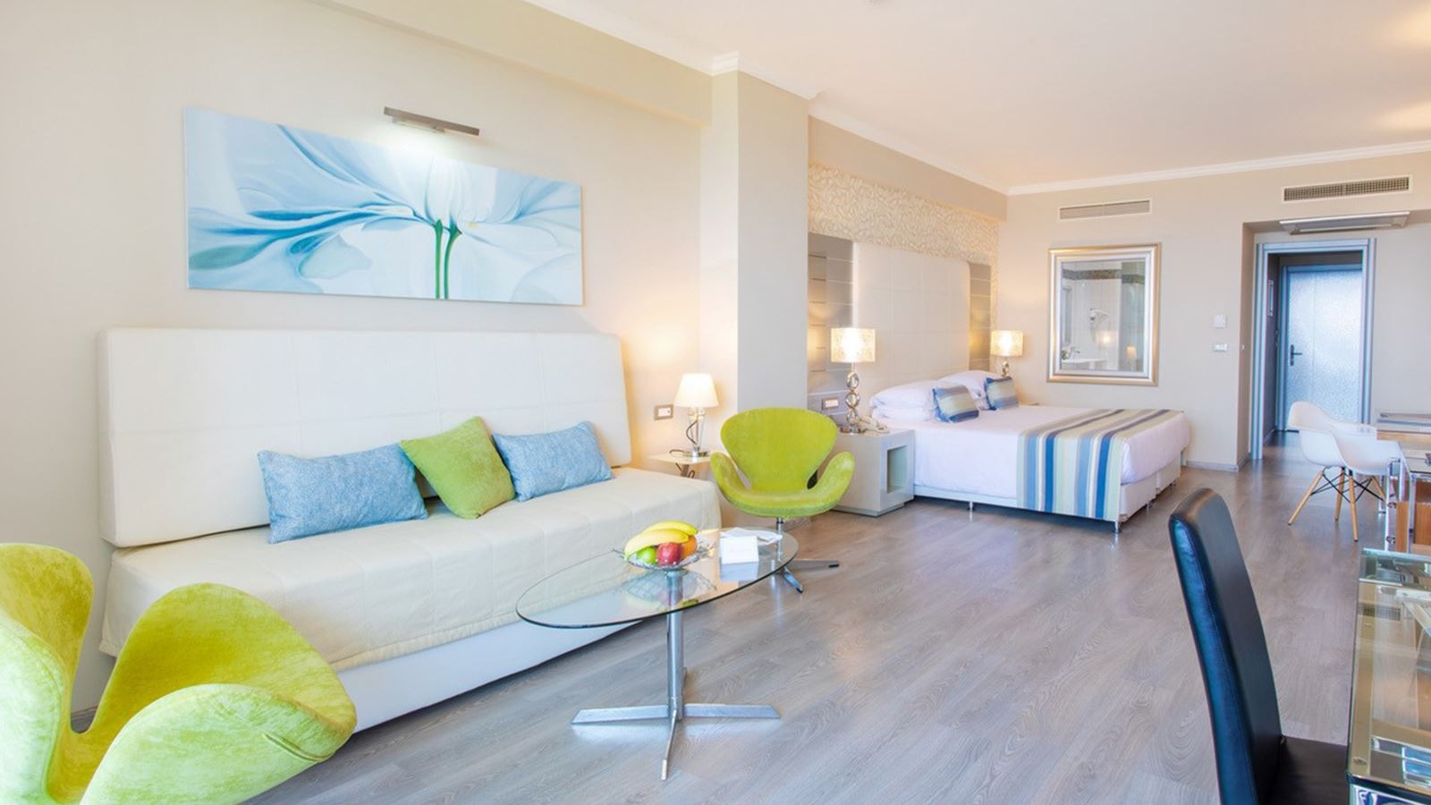 rooms-presidential-suite-sea-view-with-personal-pool-signature-collection