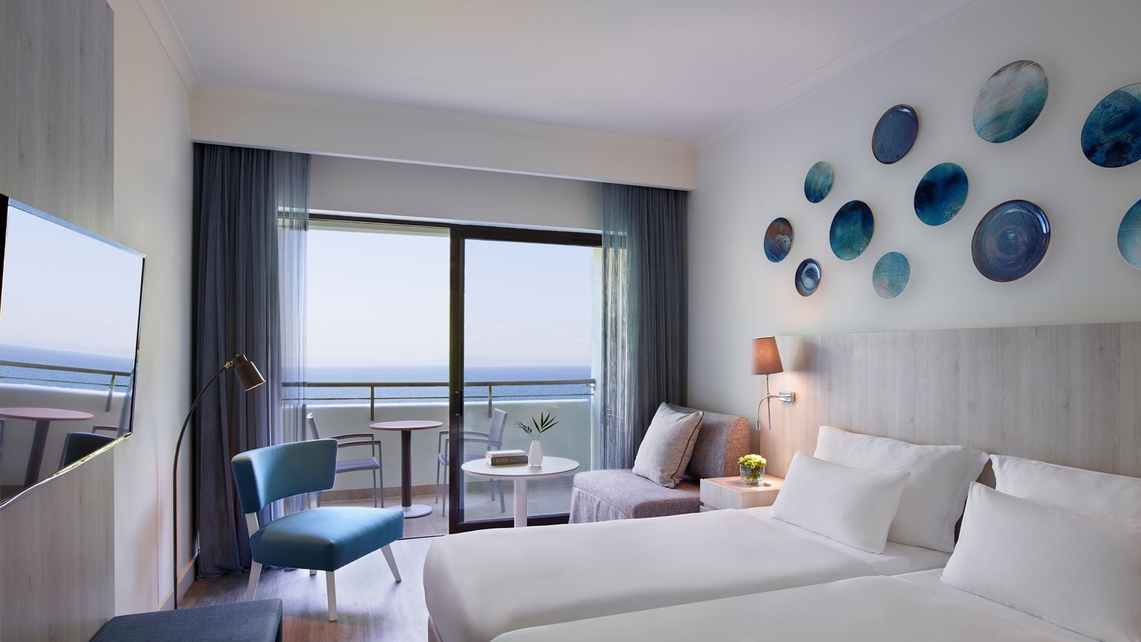 rooms-room-deluxe-double-sea-view-balcony