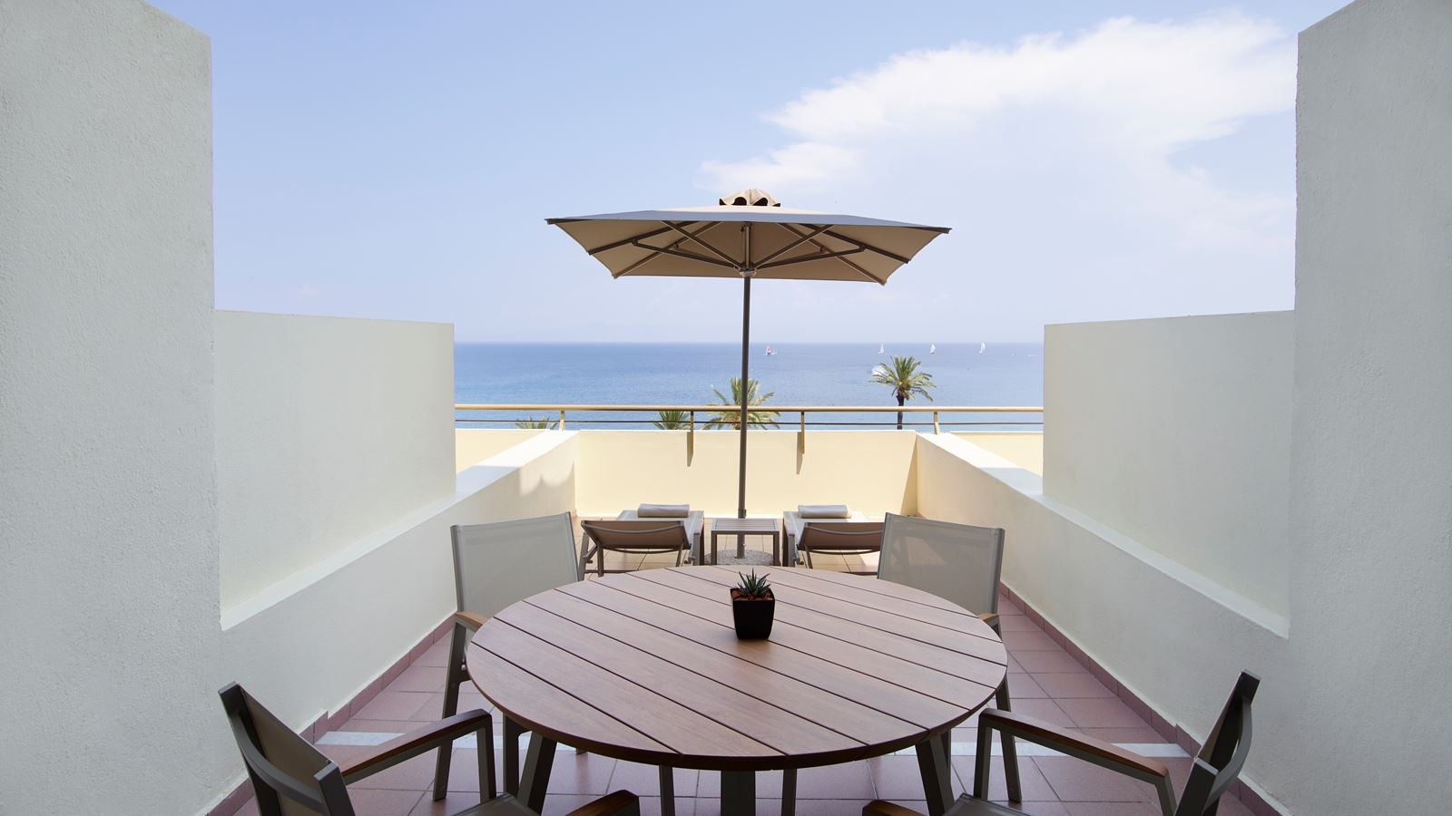 rooms-suite-duplex-sea-view-balcony