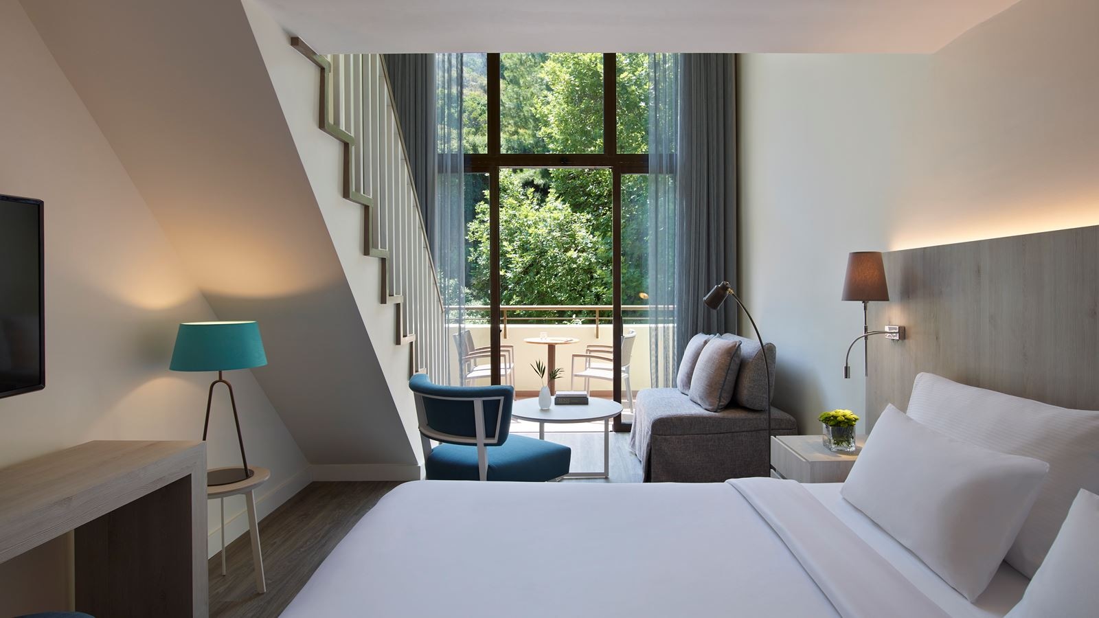 rooms-suite-duplex-forest-view-balcony