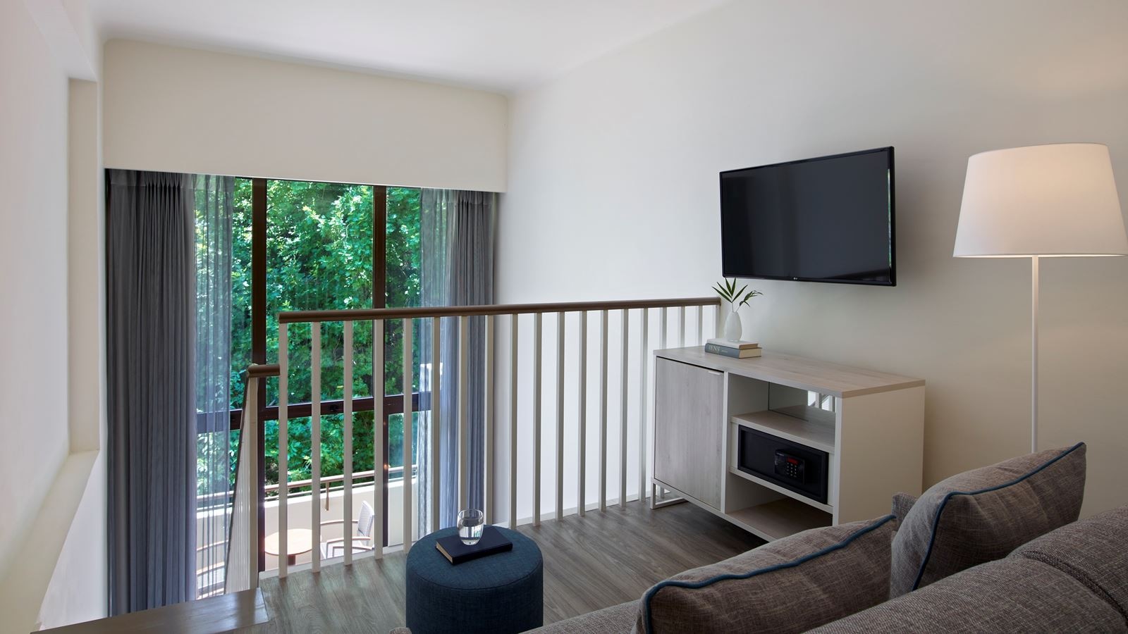rooms-suite-duplex-forest-view-balcony